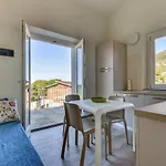 Bilocale Capraia - Terrazza Vista Mare Апартаменты Помонте